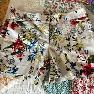 White House black market short size 10